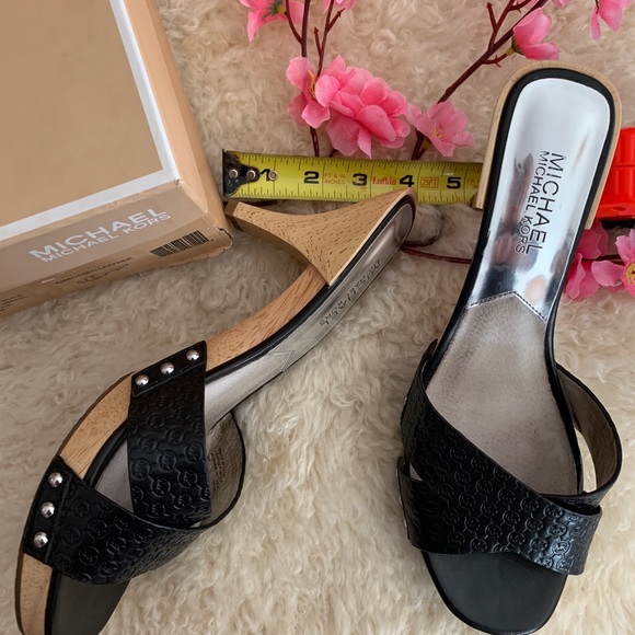 MICHAEL KORS WOODEN HEELS - Picture 7 of 13